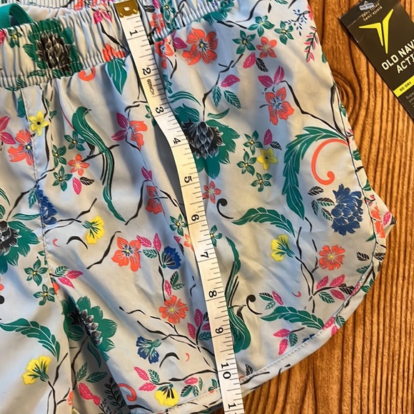 2x HOST PICK !!!   Old Navy Active Floral Shorts Size S/P - Picture 6 of 14